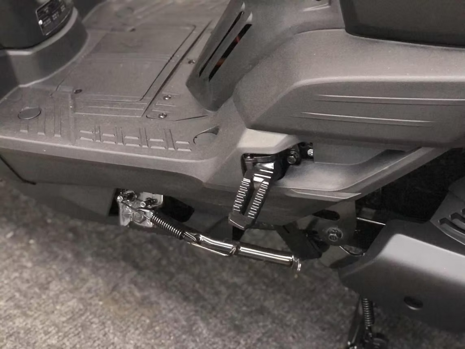 GIO, Crown, Scooter Électrique (72 Volts) (35Ah) (1200 Watts)