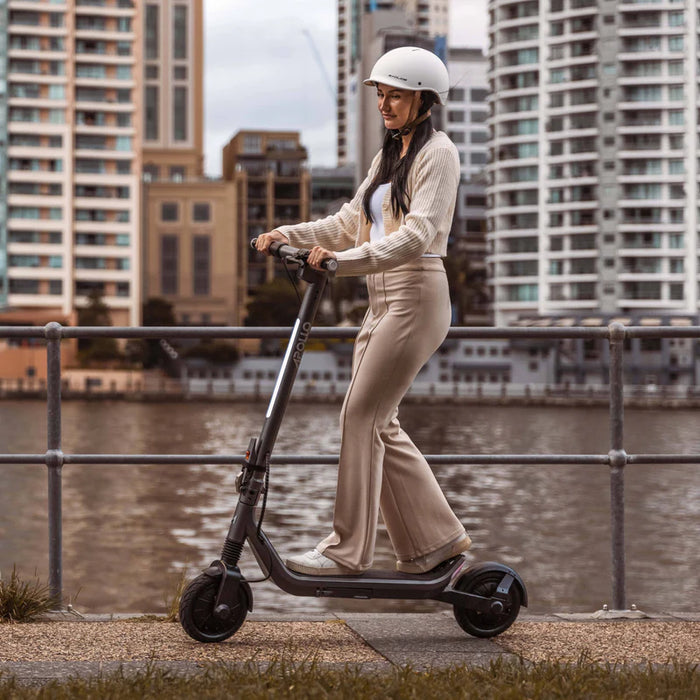 Apollo Go 2024, Trottinette Électrique (36 Volts) (15Ah) (2x350 Watts) (2x750 Watts/Peak)