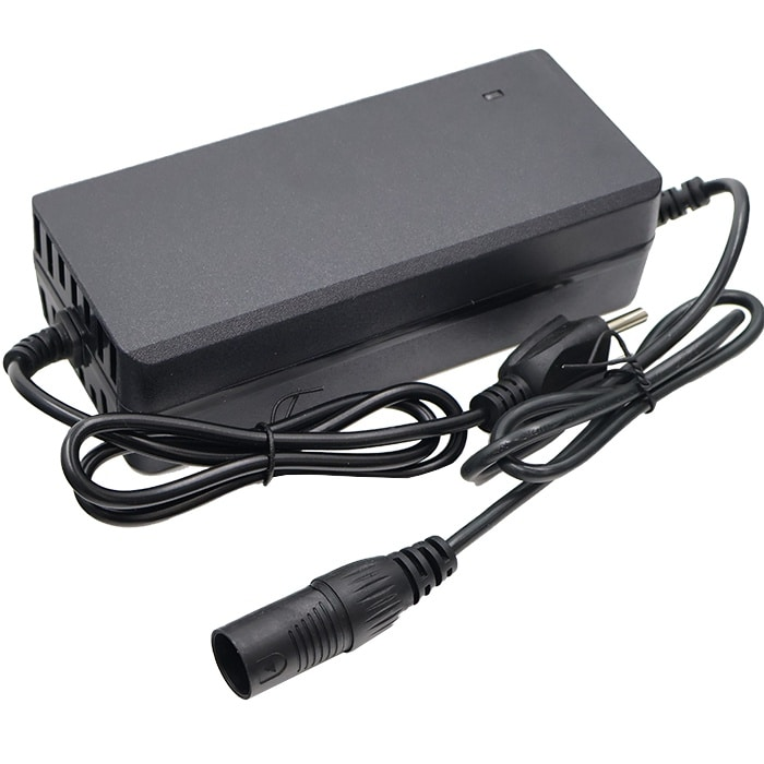 Chargeur (48V/3A (54.6V)) Lithium-Ion Connecteur XLR Male