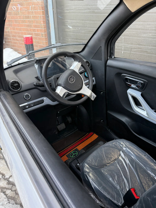 Ecolo Cycle, ET4 Cruise Connect Pick-Up, Quadriporteur Cabine Fermée (72 Volts) (5000 Watts) (100Ah)