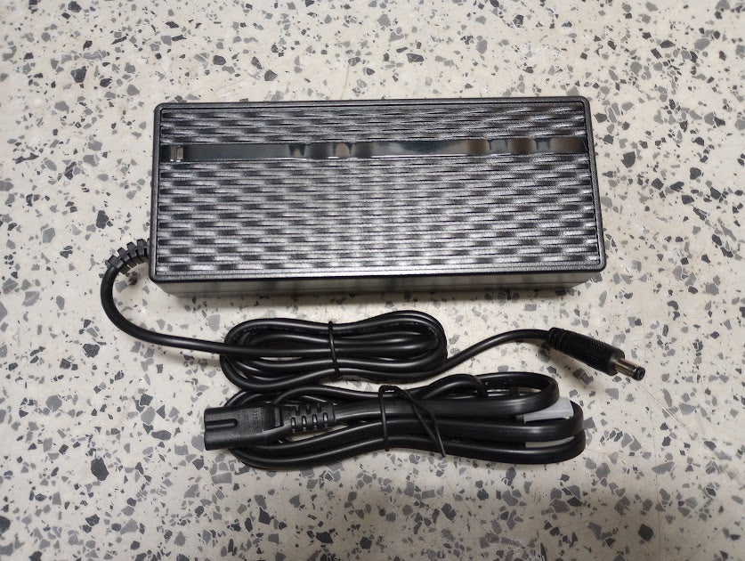 Chargeur (42V/3A) Lithium-Ion Connecteur Jack 1/4