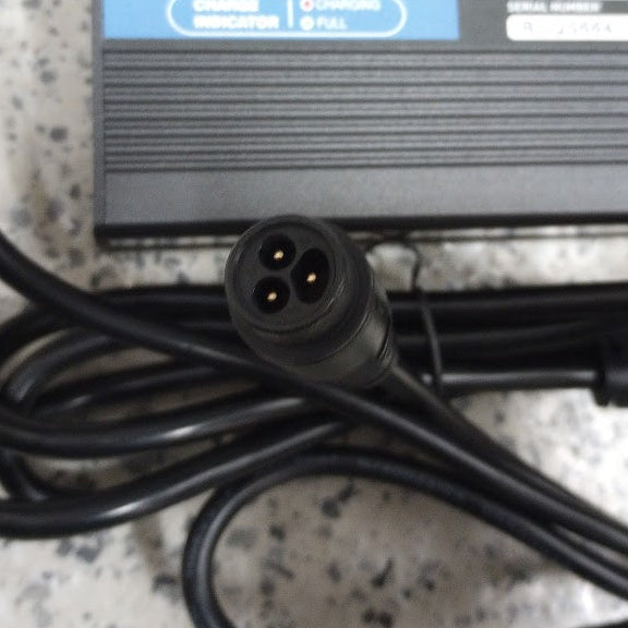 Chargeur rapide (66.4V/6.5A) Lithium-Ion connecteur propriétaires Minimotors Male