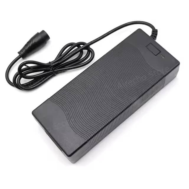 Chargeur (58.8V/2A) Lithium-Ion connecteur propriétaires Minimotors Male