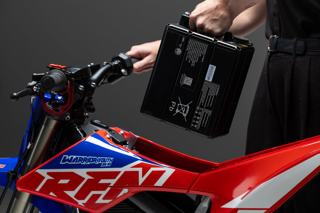 RFN, Warrior SX-E5, Motocross Électrique (48 Volts) (25Ah) (2000 Watts) (5000 Watts/Crête)