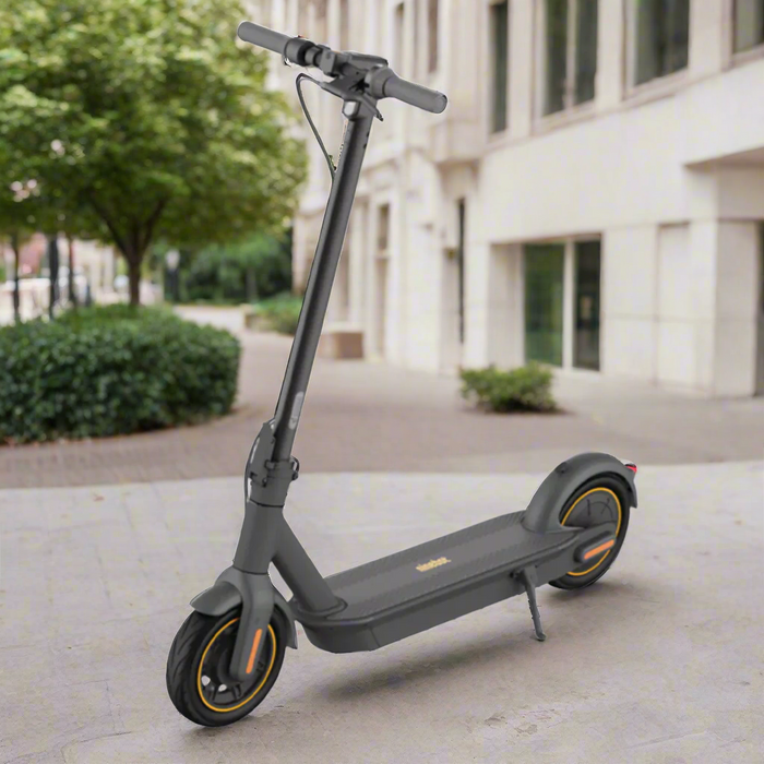 Segway, Ninebot Kickscooter Max G30P, Trottinette Électrique (36 Volts) (15,3Ah) (350 Watts) (700 Watts/Peak)