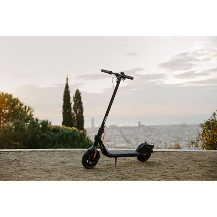Segway, Ninebot Kickscooter F2 Pro, Trottinette Électrique (36 Volts) (12,8Ah) (450 Watts) (900 Watts/Peak)
