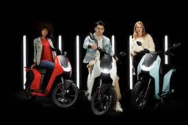 VMoto, Citi, Scooter Électrique, (60 Volts) (45Ah) (4400 Watts/Crête) Immatriculable Scooter