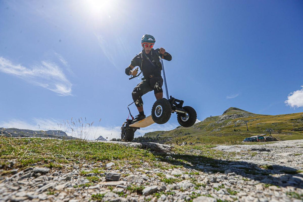 Stern Original, E-Board Électrique (3 Roues) (48 Volts) 15 Ah) (2000 Watts)