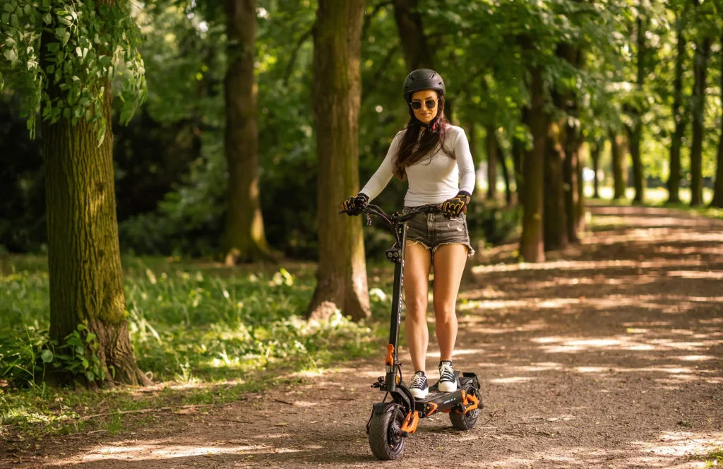 Teverun, Blade GT II+, Trottinette Électrique (60 Volts) (35Ah) (2x1500 Watts) (2x2400 Watts/Peak) (4900 Watts/Peak Total)