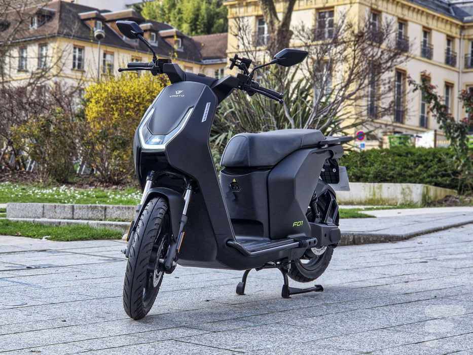 VMoto, Citi, Scooter Électrique, (60 Volts) (45Ah) (4400 Watts/Crête) Immatriculable Scooter