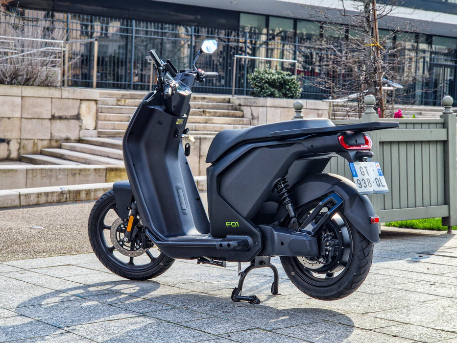 VMoto, Citi, Scooter Électrique, (60 Volts) (45Ah) (4400 Watts/Crête) Immatriculable Scooter